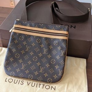 Louis Vuitton Monogram Canvas Pochette Bosphore Messenger Bag